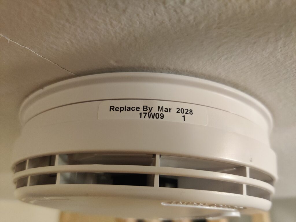 Smoke alarm installation